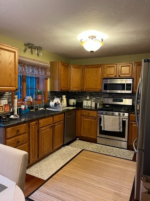 Kitchen - 128 Parker St