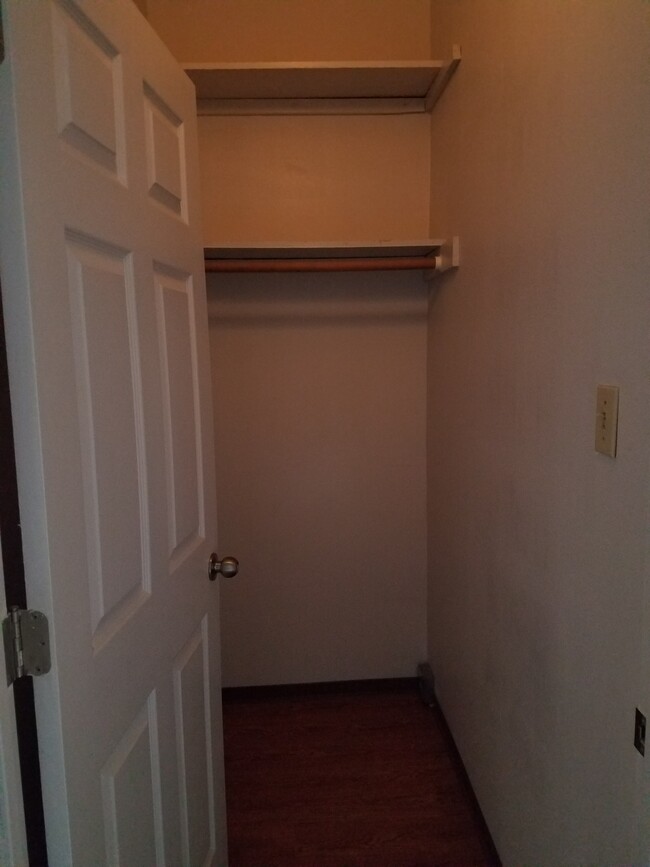 Closet - 223 4th St