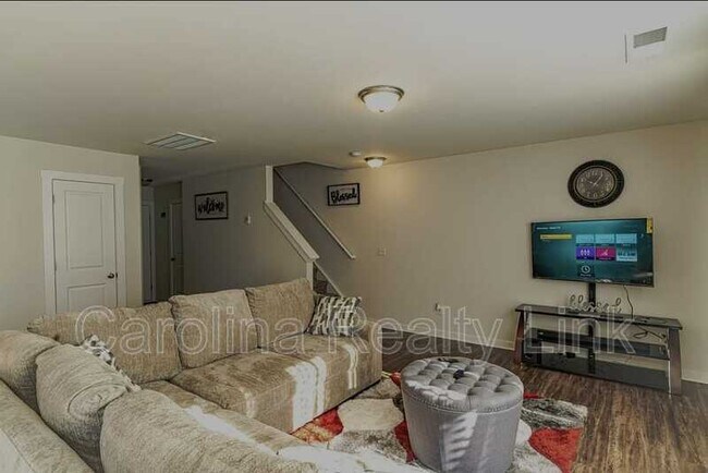Foto del edificio - 705 Anglin Forest Way