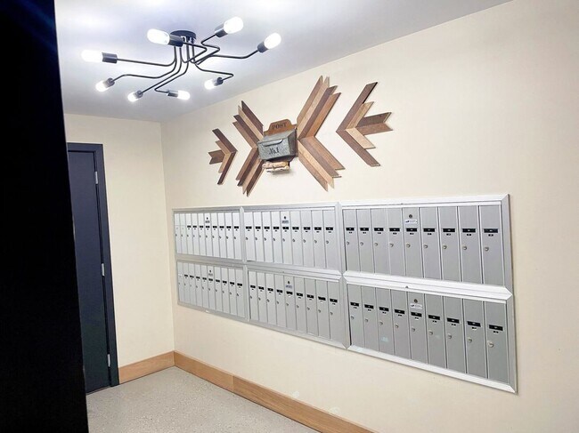 Foto del edificio - 525 W Oakdale Ave