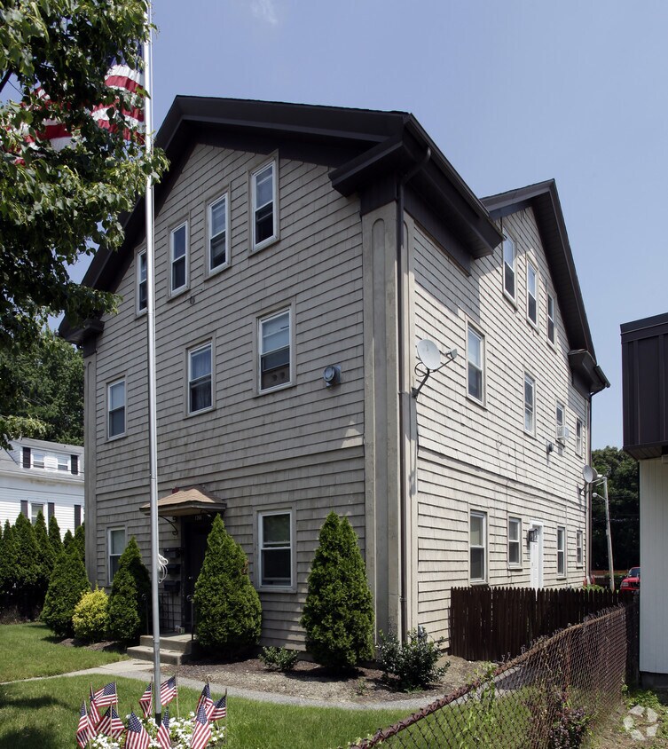 1266 Cranston St, Cranston, RI 02920 Apartments in Cranston, RI