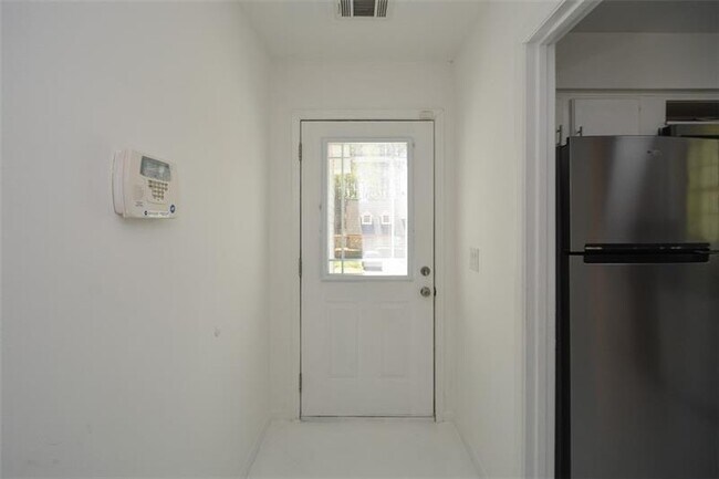 Building Photo - 160 Timber Creek Ln SW