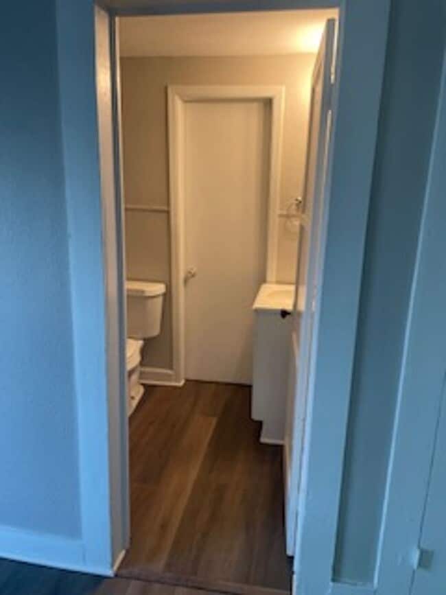 Building Photo - 2 Bed/2 Bath Garage Apartment