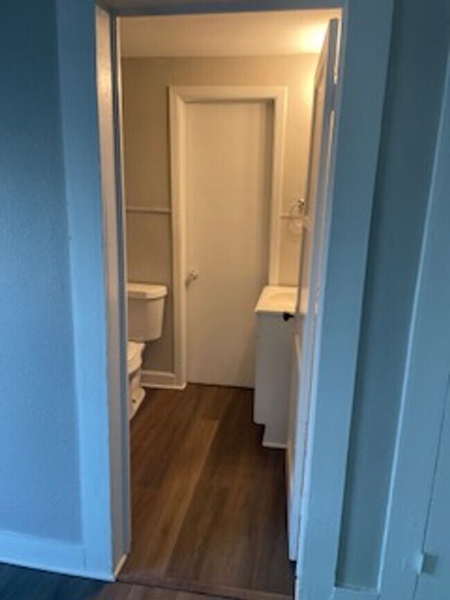 Foto del edificio - 2 Bed/2 Bath Garage Apartment