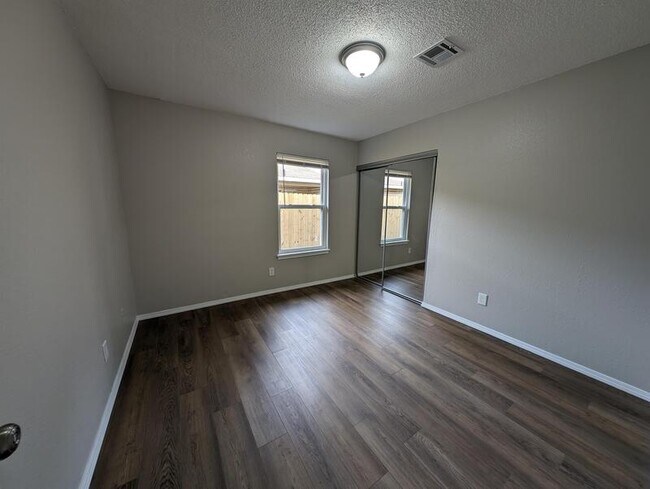 Foto del edificio - 11028 E 14th Ct