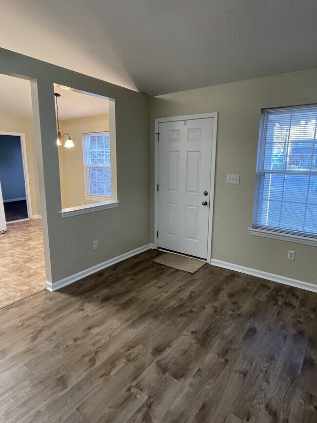 Foto del edificio - 2817 Ridgecrest Dr