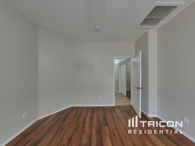 Foto del edificio - 4558 E Loma Vista St