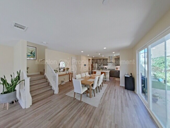 Foto del edificio - 6620 Calle Koral