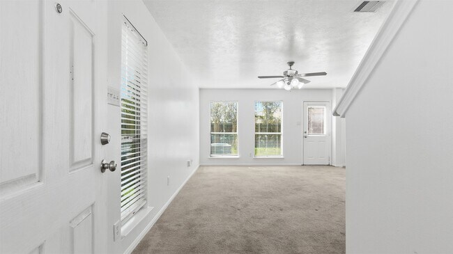 Foto del edificio - 9307 Dewberry Blossom Ln