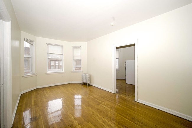 Foto del edificio - 1347 W Estes Ave
