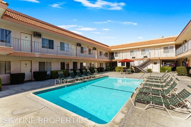 Foto del edificio - 17818 Woodruff Ave