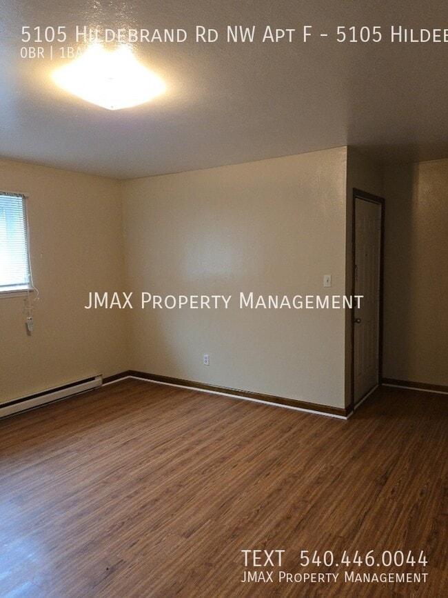 Foto del edificio - 5105 Hildebrand Rd NW