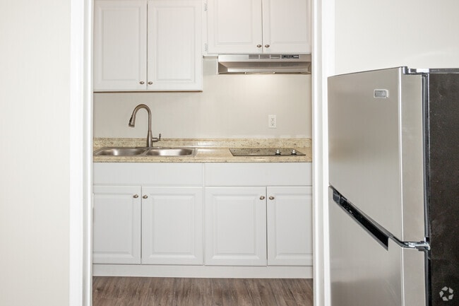 1 dormitorio, 1 baño - 606 pies cuadrados - Cocina - 12603-12609 Eucalyptus Ave