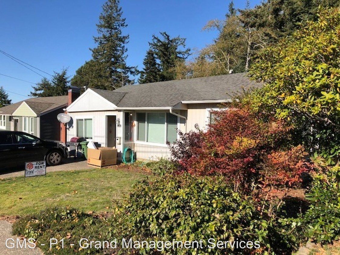 1742 Cottonwood Ave, Coos Bay, OR 97420 Apartment for Rent in Coos