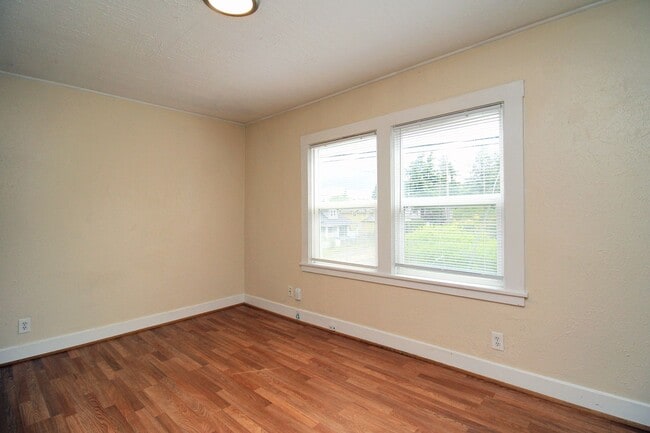 Foto del edificio - 7630 SE Woodstock Blvd