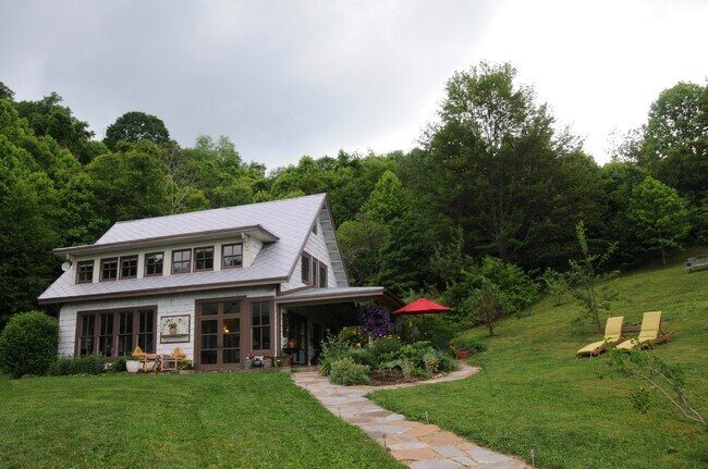 Foto del edificio - 166 Clear Water Creek Rd