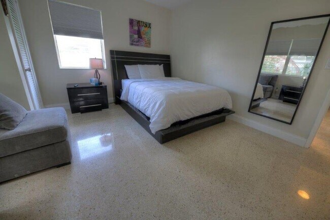 Foto del edificio - 3201 NE 23rd St