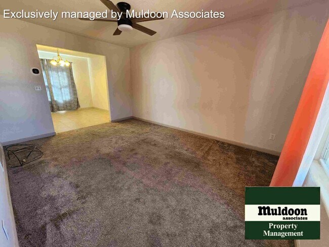 Foto del edificio - Large Pueblo West 2 Story Available now!