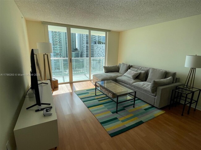 Building Photo - 1155 Brickell Bay Dr