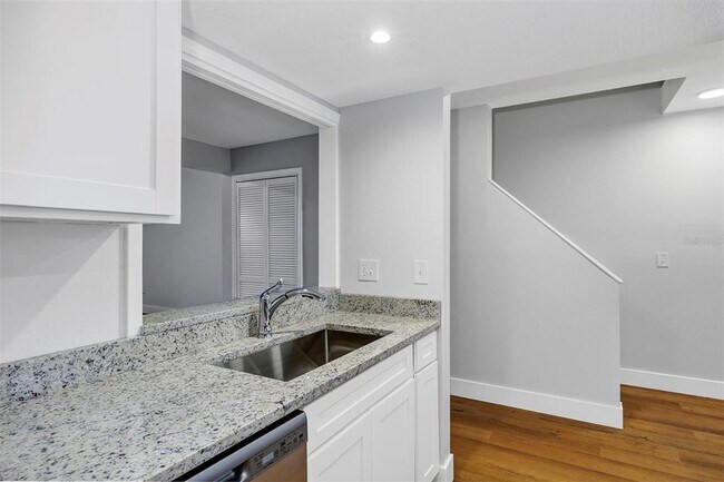 Building Photo - 537 Sun Ridge Pl