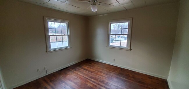 Building Photo - 4101 Peterson Ave