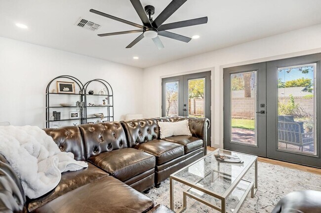 Building Photo - 7018 N 13th St