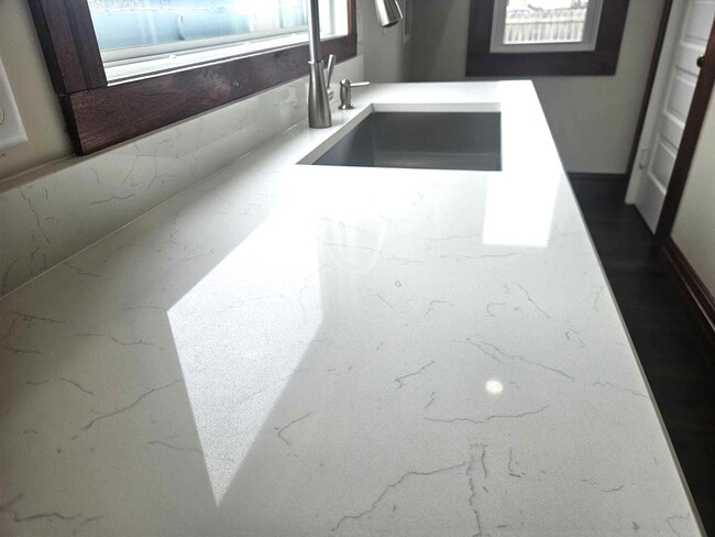 Quarts countertops - 107 Patton St