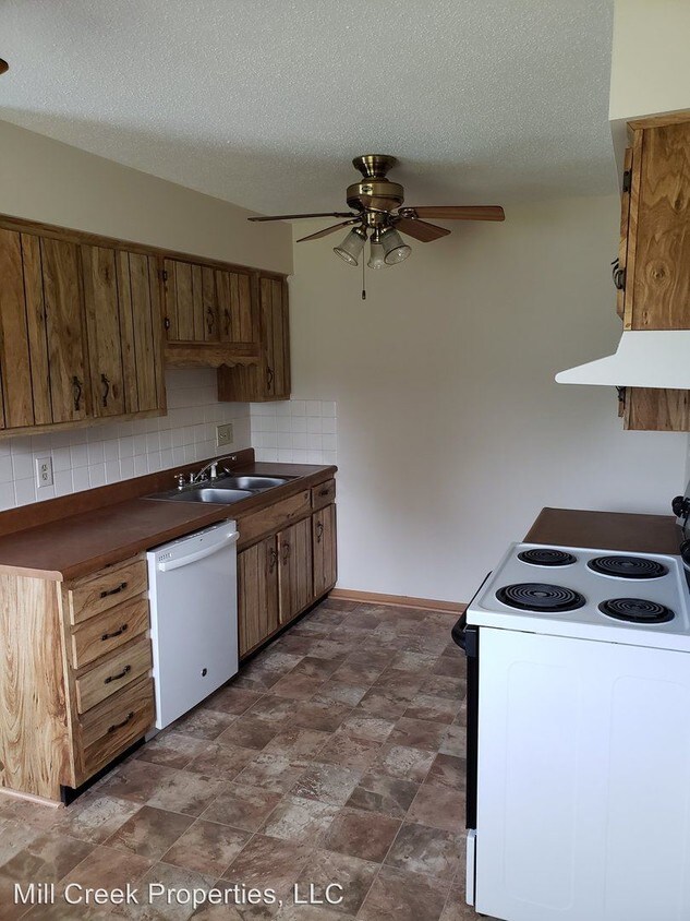 Primary Photo - 2778-2778 Willow Dr