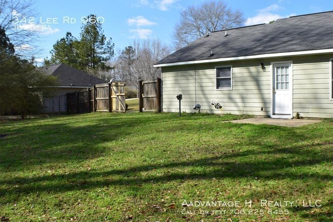 Building Photo - 342 Lee Rd 960