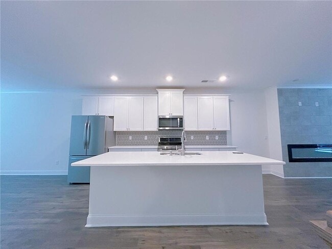 Building Photo - 1297 Ascot Ter