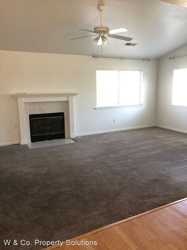 Building Photo - 3 br, 2 bath House - 789 Spaniel Dr