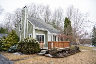 Building Photo - 2335 N Arbutus Lake Rd
