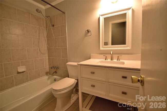 Foto del edificio - 237 Moorefield Dr