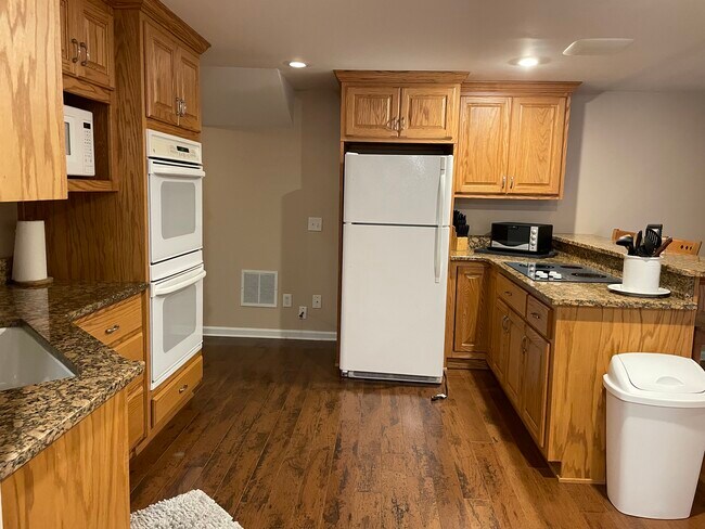 Building Photo - 4920 Bagley Terrace Dr