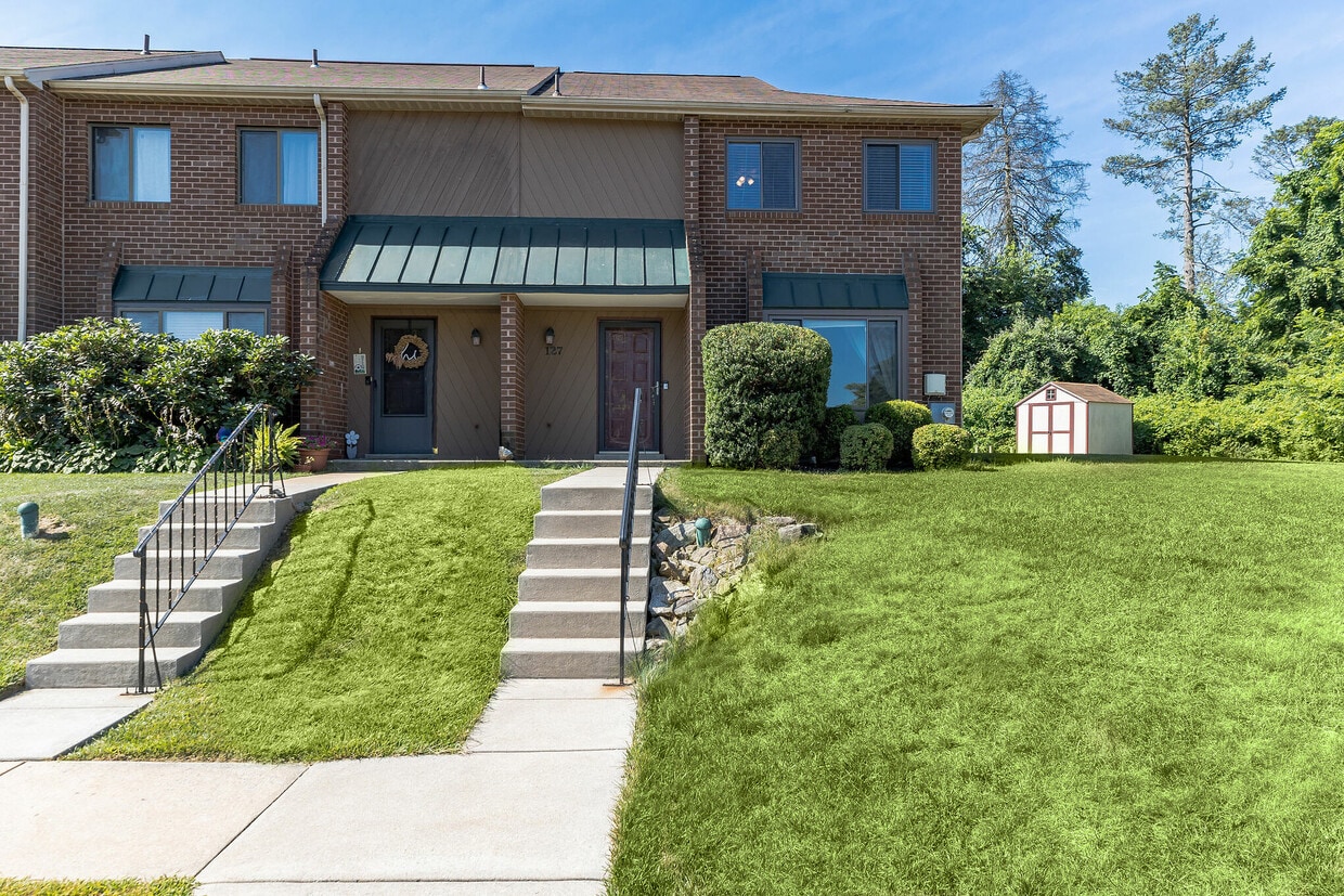 127 Pembroke Ct, Exton, PA 19341 Townhouse for Rent in Exton, PA