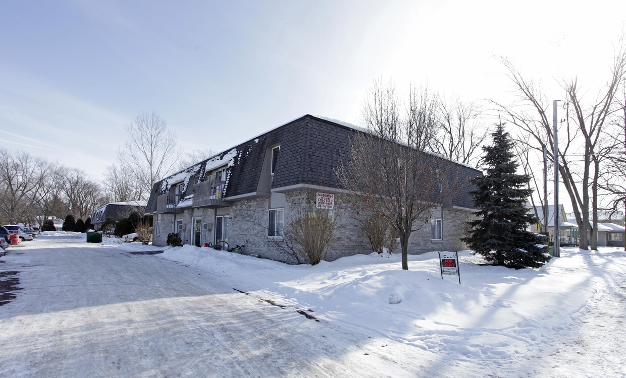 260 N Main St, Walworth, WI 53184 Apartments in Walworth, WI