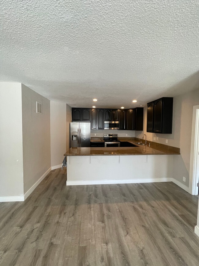 Building Photo - 429 Autumn Dr