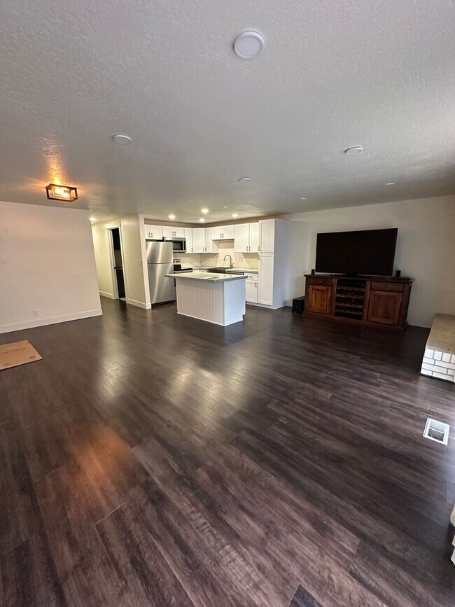 Building Photo - Great  2 Bed 2 Bath Apartment in Murray
