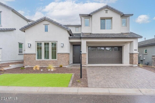 Building Photo - 21390 W Meadowbrook Ave
