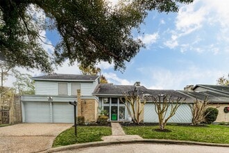 Building Photo - 202 Old Bridge Lake St