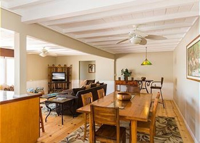 Building Photo - Helen's Beach House in Kailua (Fully furni...