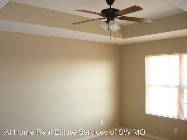 Building Photo - 1116 N Missouri Dr