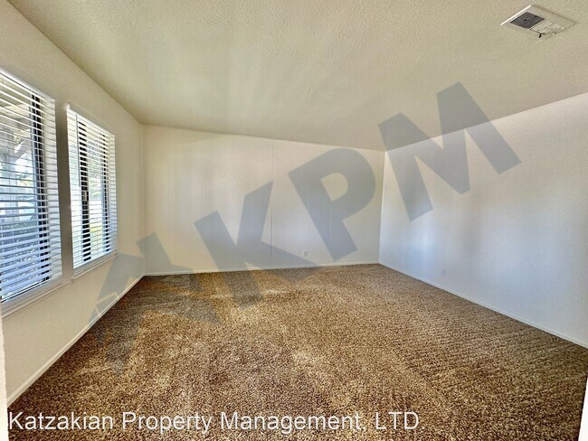 Building Photo - 3 br, 2 bath House - 1821 Douglas Rd.
