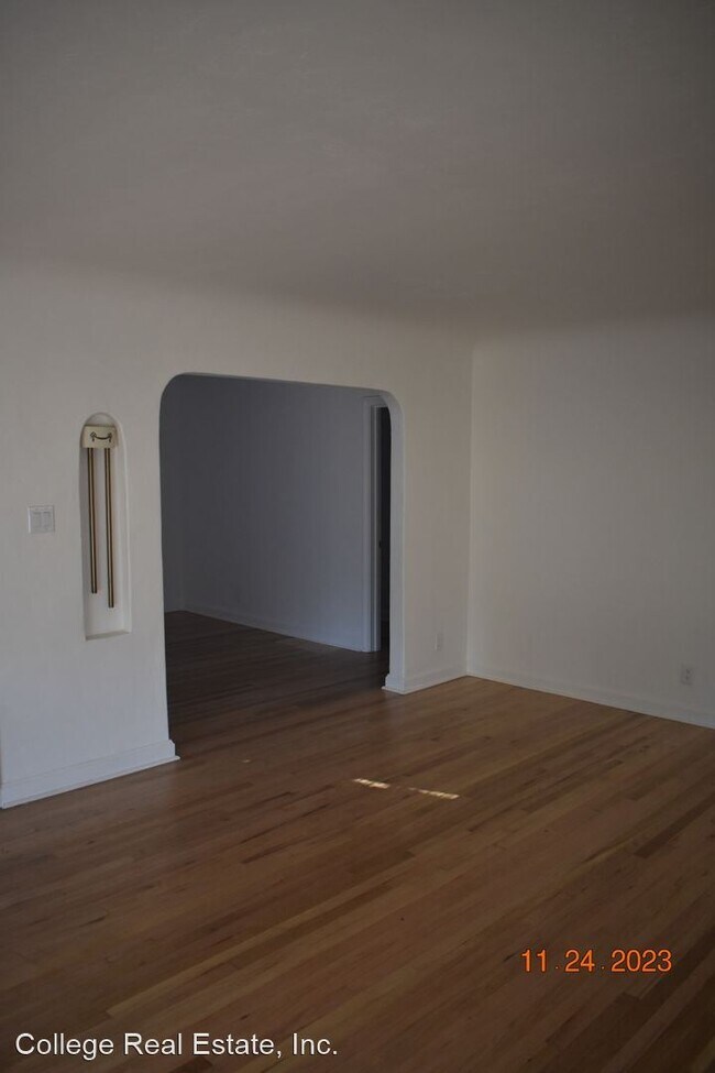 Building Photo - 3 br, 1 bath House - 2606 N Center St.