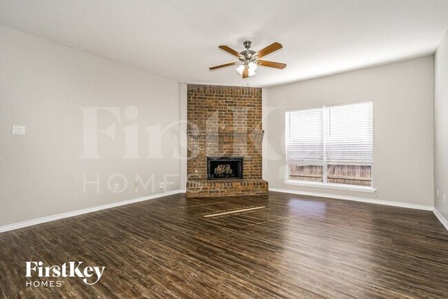 Building Photo - 1716 Trinity Hill