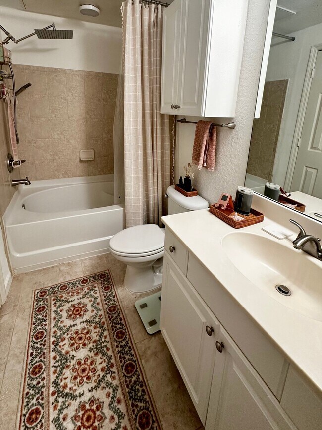 Foto del edificio - 8539 Gate Pkwy W