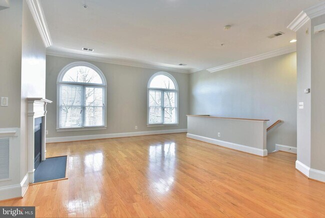 Building Photo - 512 S Royal St
