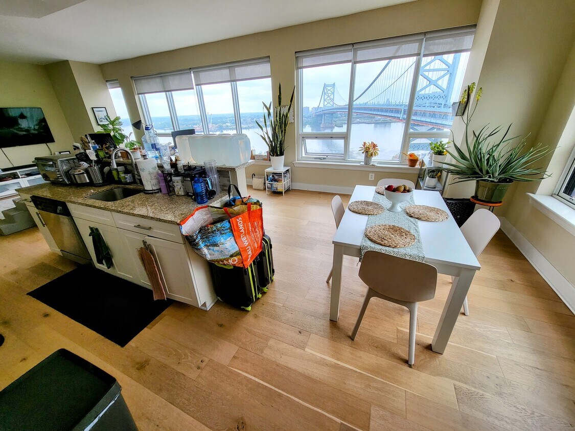 Foto principal - 250 North Christopher Columbus Boulevard, ...