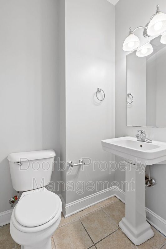 Foto del edificio - 8945 Fuller Rd