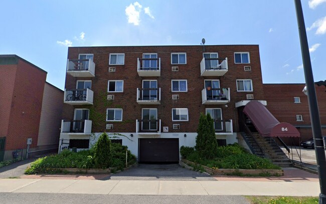 Building Photo - 84 King Edward Ave